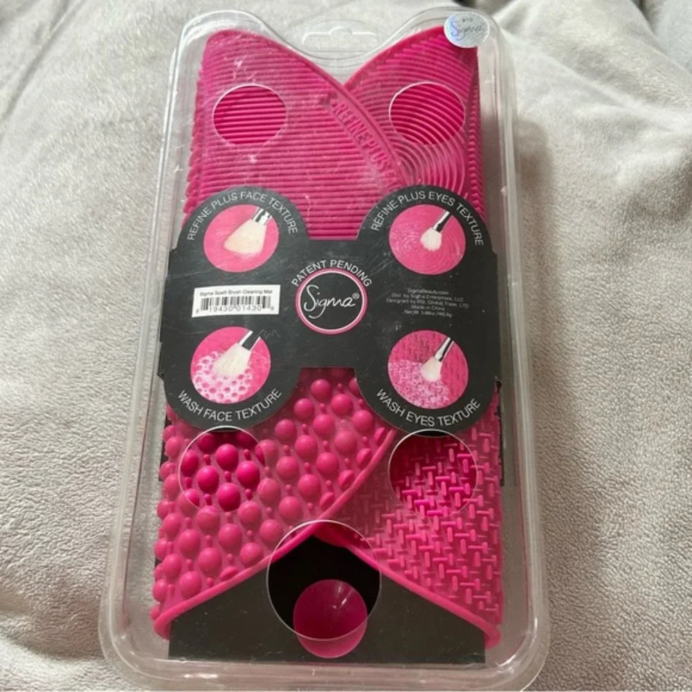 SIGMA SPA® EXPRESS BRUSH CLEANING MAT- NIB- PINK